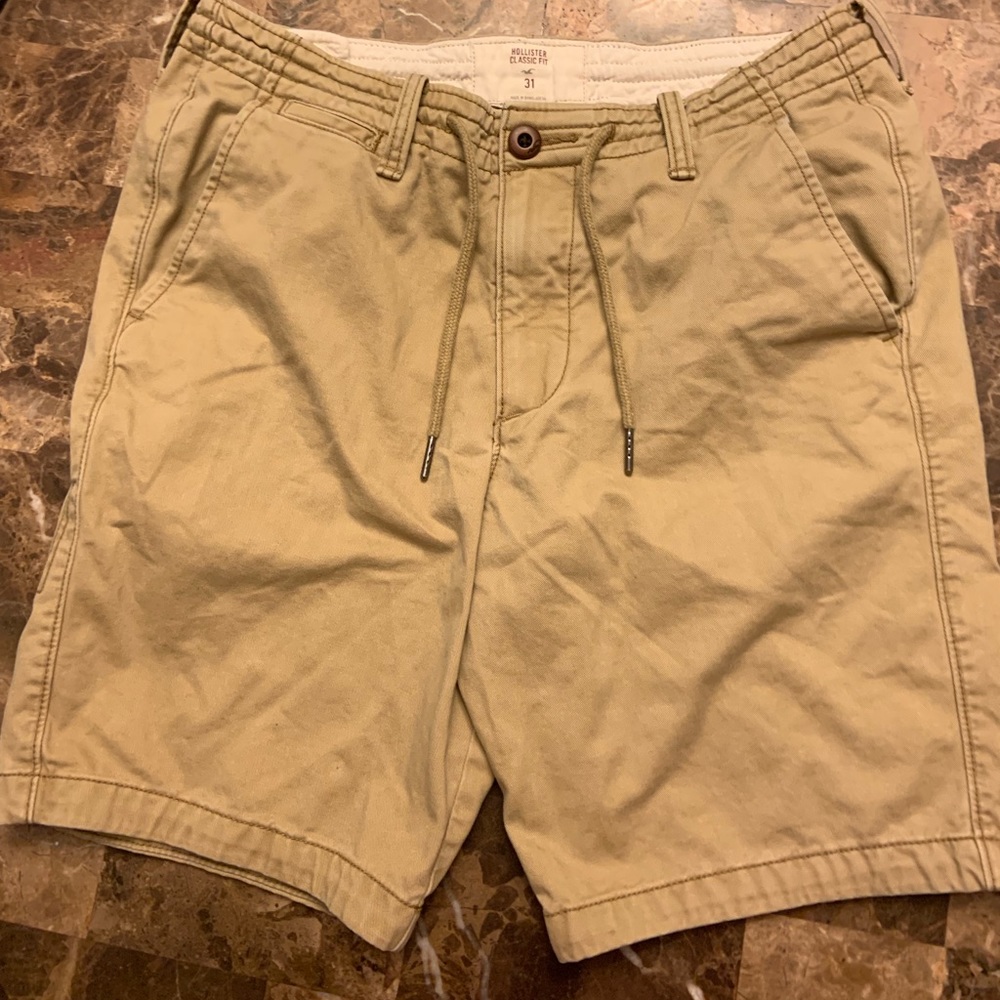 EUC Hollister khaki shorts